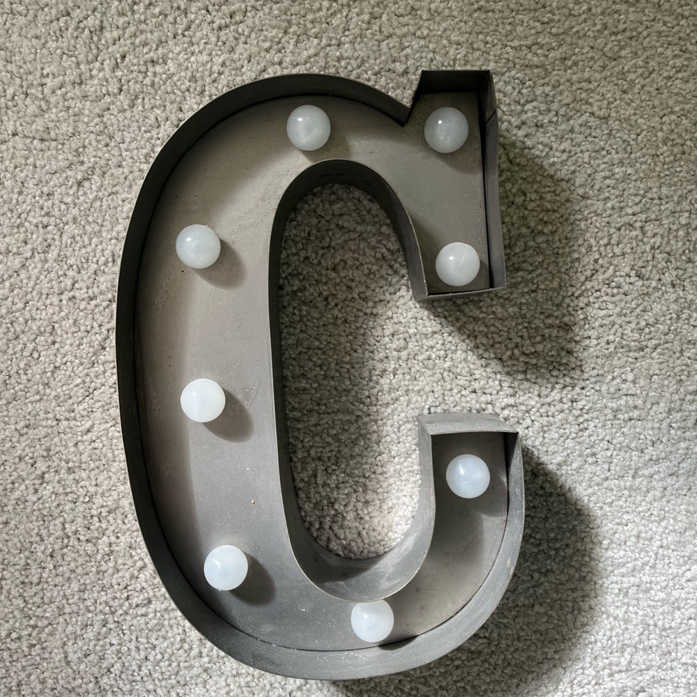 Marquis “C” with Lights
